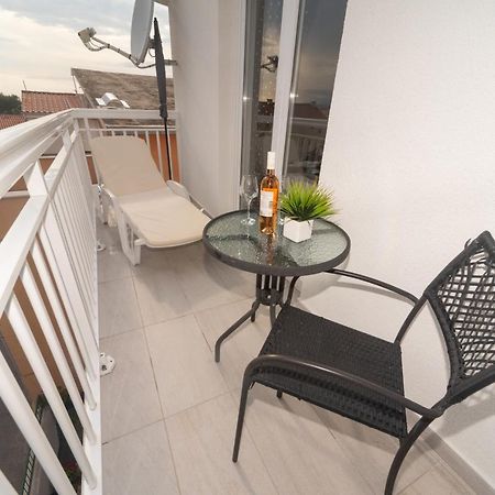 Apartment Antonio Baška Voda Buitenkant foto