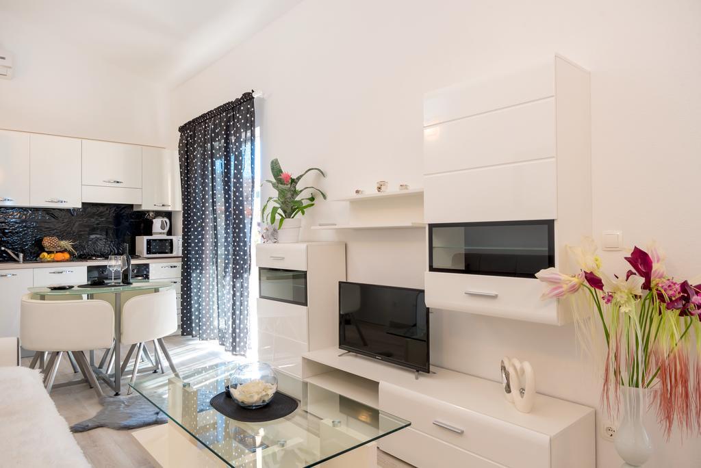 Apartment Antonio Baška Voda Buitenkant foto