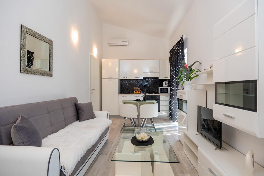 Apartment Antonio Baška Voda Buitenkant foto